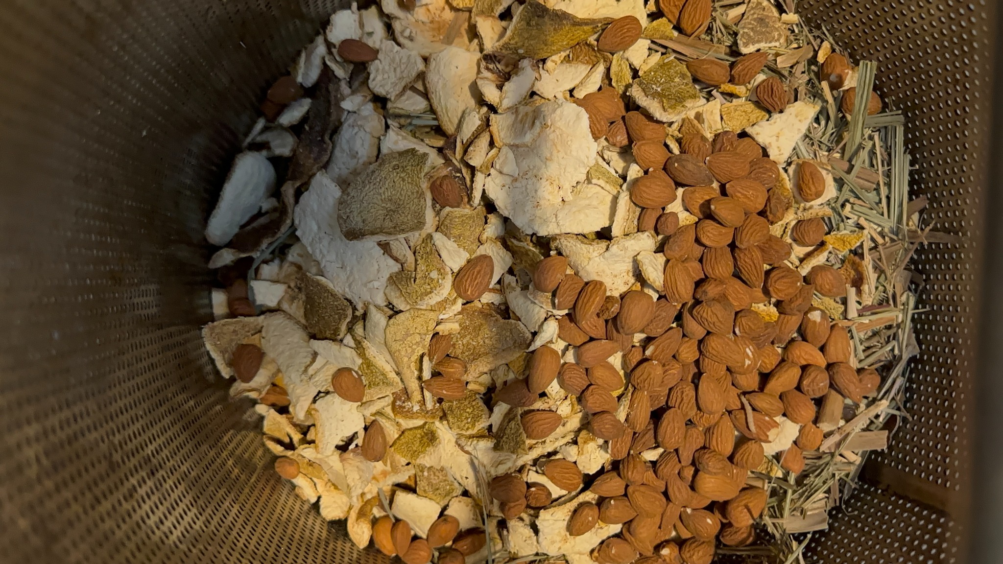 Botánicos preparados para elaborar Eureka Gin